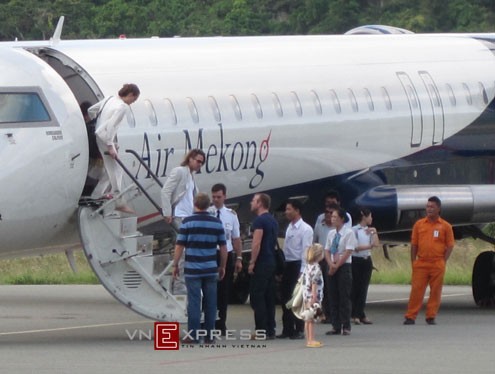 Air Mekong là thương hiệu hàng không được nhắc đến nhiều nhất trong chuyến trở lại VIệt Nam của nhà Brangelina. Ảnh: Đức Mạnh